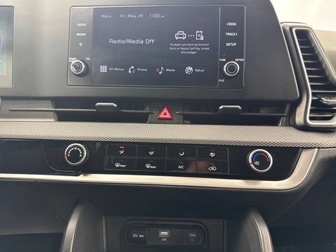 Used 2024 Kia Sportage LX FWD image 18