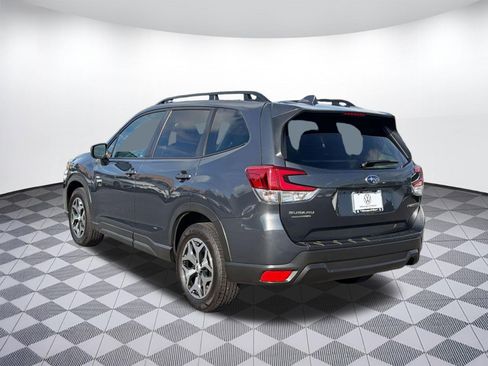 Used 2023 Subaru Forester Premium AWD/4WD image 3