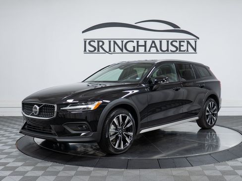 New 2026 Volvo V60 B5 Cross Country Ultra w/ Climate Package AWD/4WD image 1