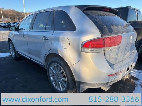 Used 2013 Lincoln MKX AWD image 3
