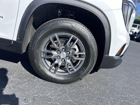 Certified 2025 GMC Acadia Elevation image 8