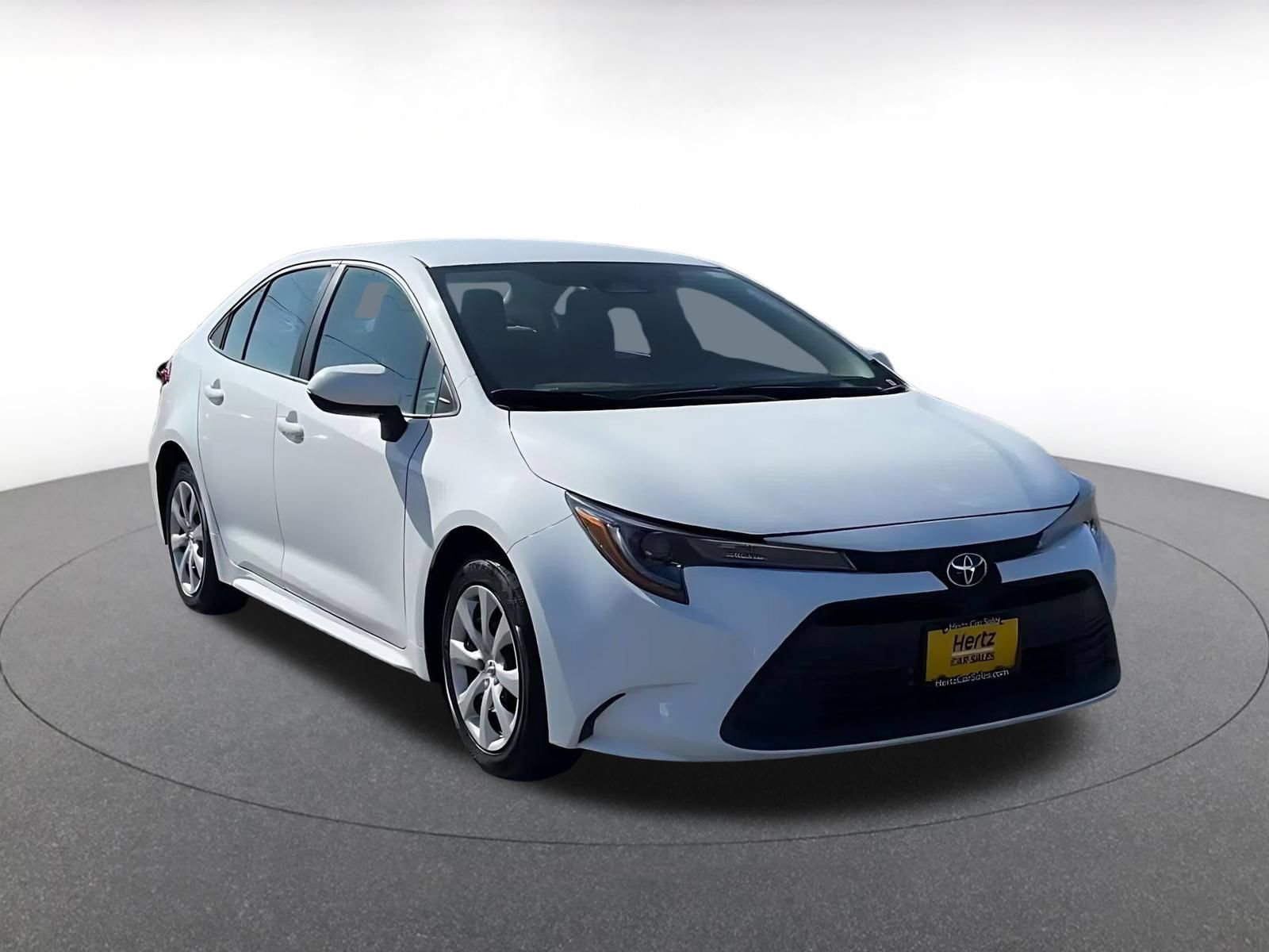 Used 2025 Toyota Corolla LE FWD image 3