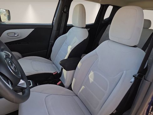 Used 2019 Jeep Renegade Latitude FWD image 15