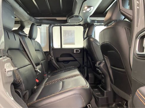 Used 2023 Jeep Wrangler Unlimited Sahara image 15