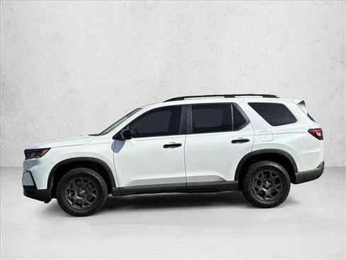 Used 2024 Honda Pilot TrailSport image 8