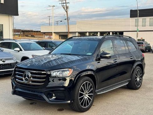 Used 2024 Mercedes-Benz GLS 580 4MATIC image 2