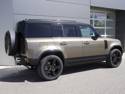 New 2026 Land Rover Defender 110 X-Dynamic SE AWD/4WD image 4