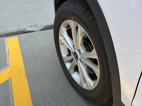 Used 2018 Ford Escape SEL w/ Canadian Touring Package AWD/4WD image 15
