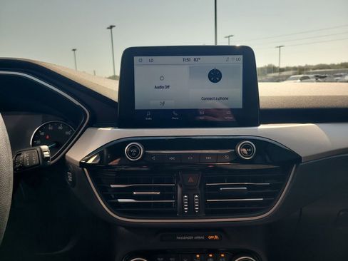 Used 2022 Ford Escape SE image 17