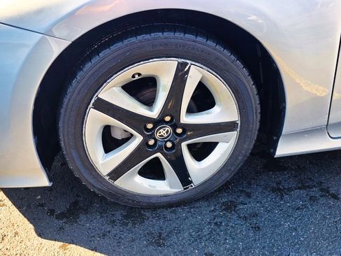 Used 2016 Toyota Prius Four Touring w/ Four Season Floor Mat Package FWD image 40