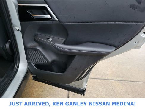 Used 2024 Mitsubishi Outlander image 21