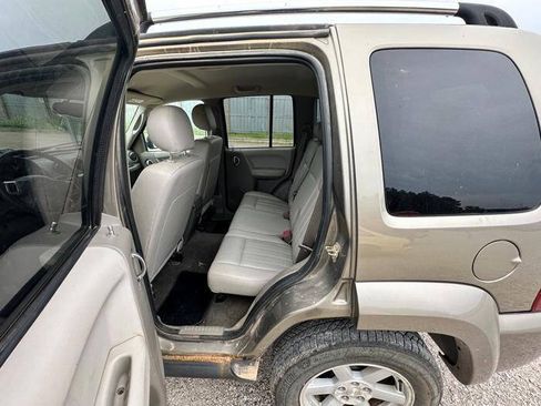 Used 2005 Jeep Liberty Limited AWD/4WD image 23