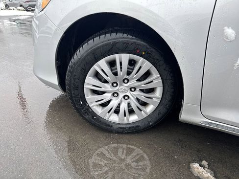 Used 2014 Toyota Camry XLE image 25