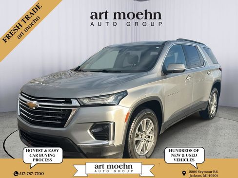 Used 2023 Chevrolet Traverse LT image 1