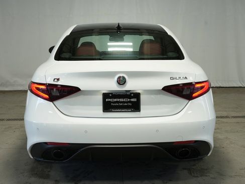 Used 2022 Alfa Romeo Giulia Veloce image 10
