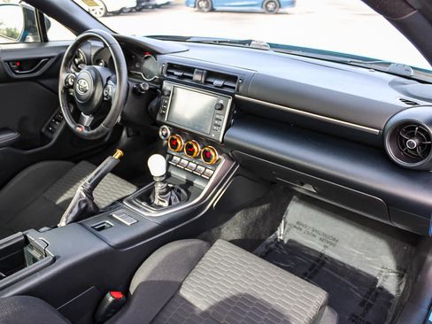 Used 2023 Toyota GR86 w/ ALL Weather Mat Package (TMS) image 13