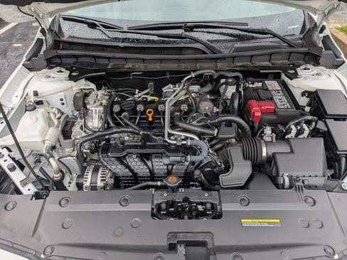 Used 2025 Nissan Altima 2.5 SV FWD image 33
