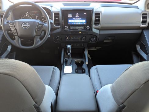 Used 2022 Nissan Frontier SV w/ Technology Package image 17