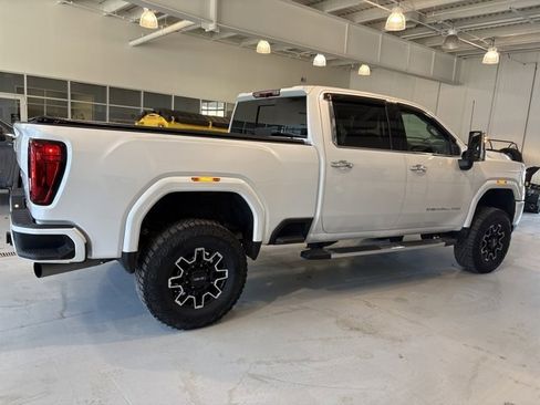 Used 2022 GMC Sierra 3500 Denali image 6