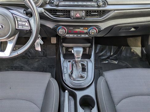 Used 2019 Kia Forte S image 18