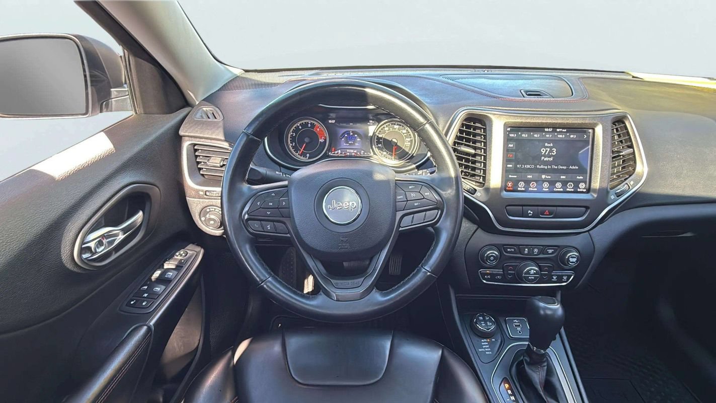 Used 2019 Jeep Cherokee Trailhawk AWD/4WD image 14