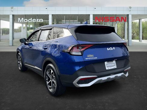 Used 2024 Kia Sportage EX image 3