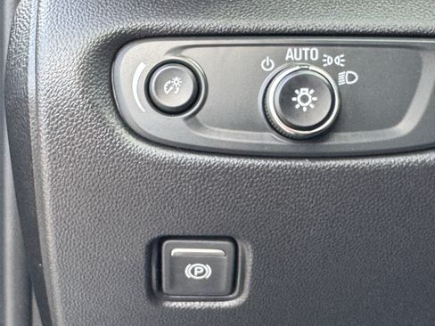 Used 2025 Chevrolet Blazer RS FWD image 21
