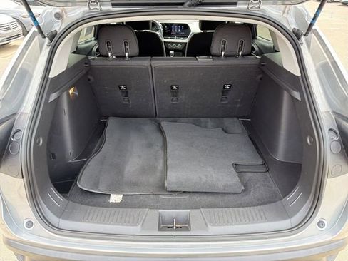 Used 2024 Chevrolet Trax LS image 21