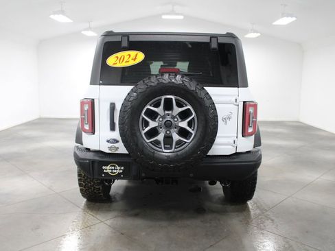 Used 2024 Ford Bronco Badlands image 8