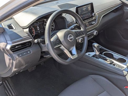 Used 2023 Nissan Altima 2.5 SV AWD/4WD image 13
