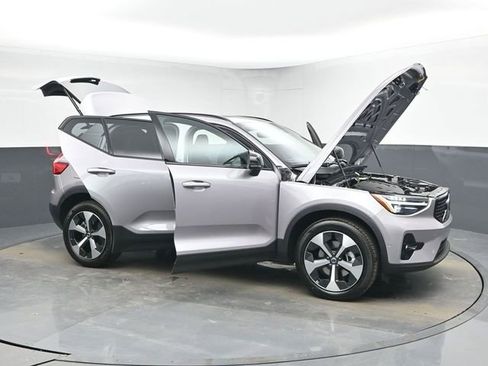 New 2026 Volvo XC40 B5 Plus w/ Protection Package Premier image 44