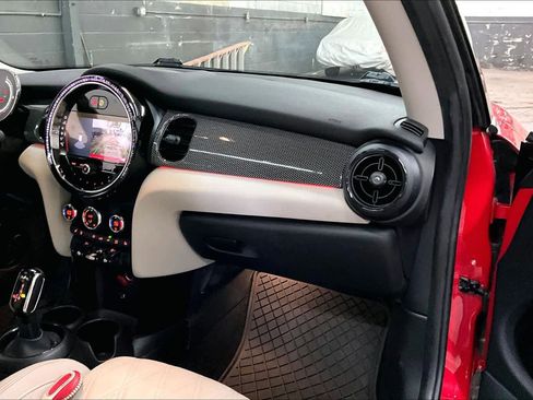 Used 2023 MINI Cooper 2-Door Hardtop w/ Signature Upholstery Package image 18