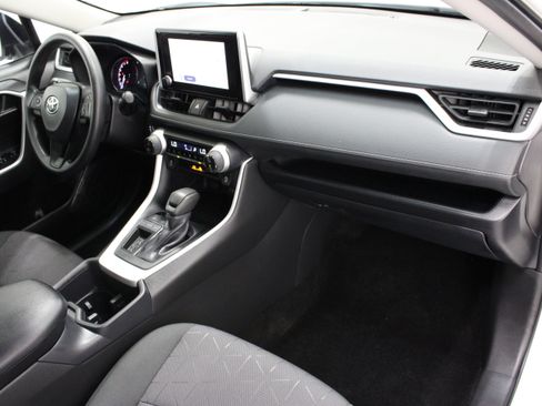 Used 2025 Toyota RAV4 XLE FWD image 35