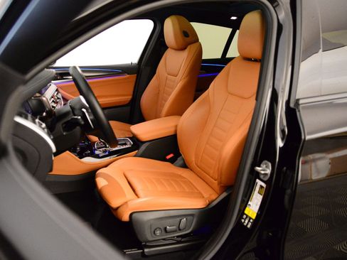 Used 2024 BMW X4 xDrive30i w/ Premium Package image 4