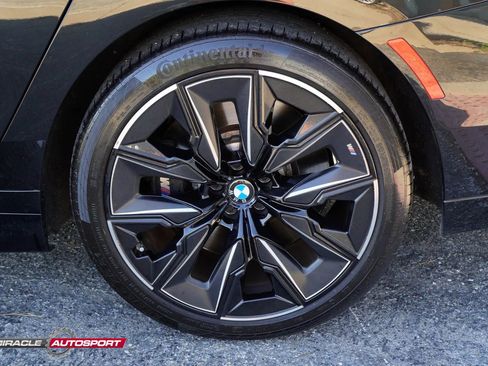 Used 2023 BMW 760i xDrive AWD/4WD image 12