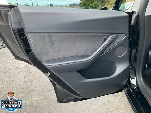 Used 2022 Tesla Model Y Performance AWD/4WD image 32