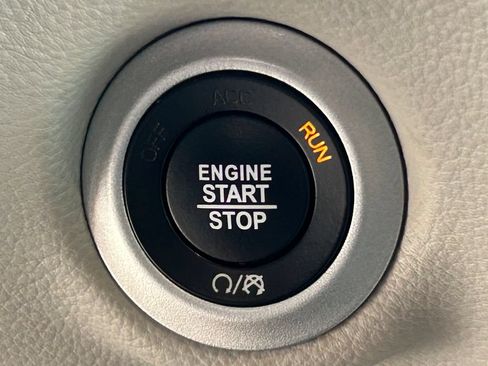 Used 2023 Chrysler Pacifica Touring-L FWD image 18