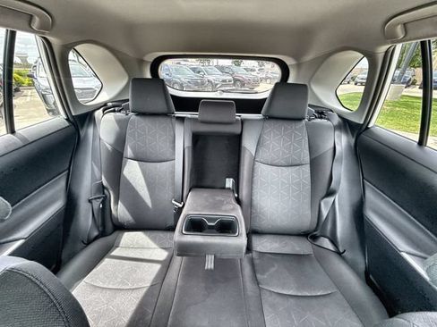 Used 2025 Toyota RAV4 XLE AWD/4WD image 21