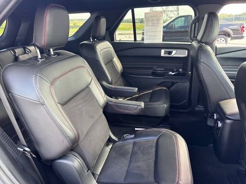 Used 2023 Ford Explorer ST-Line w/ Class IV Trailer Tow Package AWD/4WD image 14