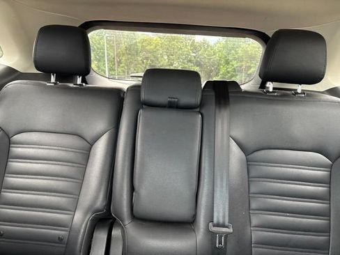 Used 2020 Ford Edge SE FWD image 11