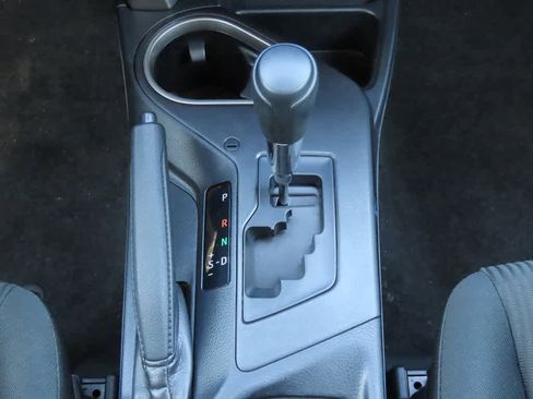 Used 2018 Toyota RAV4 LE image 22