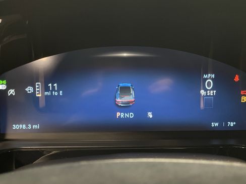 Used 2025 Lincoln Corsair AWD w/ Equipment Group 101A image 19