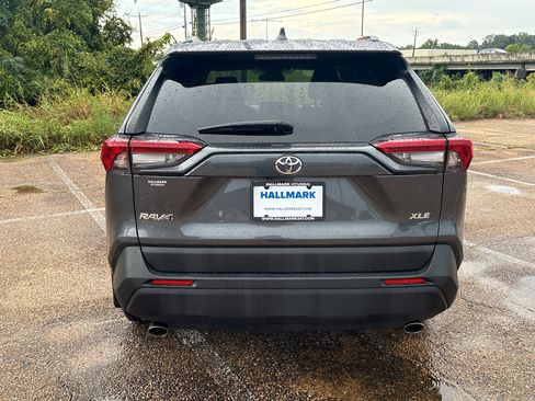 Used 2025 Toyota RAV4 XLE w/ Convenience Package FWD image 5