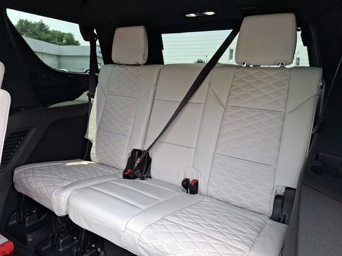 Used 2025 Cadillac Escalade Sport Platinum w/ LPO, Floor Liner Package AWD/4WD image 10