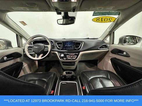 Used 2018 Chrysler Pacifica Limited FWD image 24