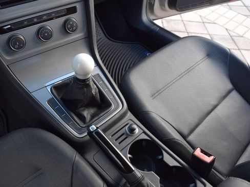 Used 2015 Volkswagen Golf TDI S FWD image 59