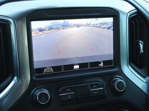 Used 2020 Chevrolet Silverado 1500 LT Trail Boss AWD/4WD image 15