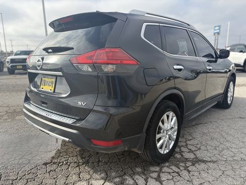Used 2017 Nissan Rogue SV image 5