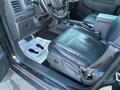 Used 2011 Jeep Liberty Sport AWD/4WD image 10