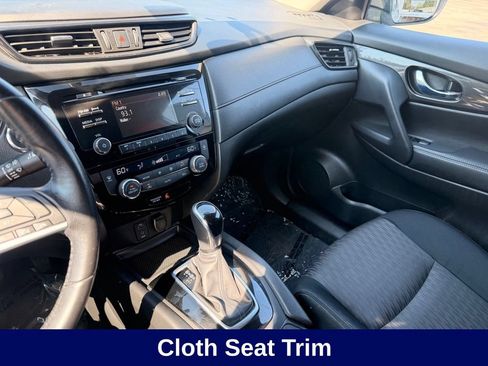 Used 2017 Nissan Rogue SV AWD/4WD image 22